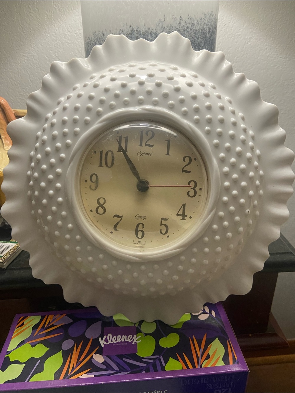 Homco White Textured Ruffled Frame Wall Clock